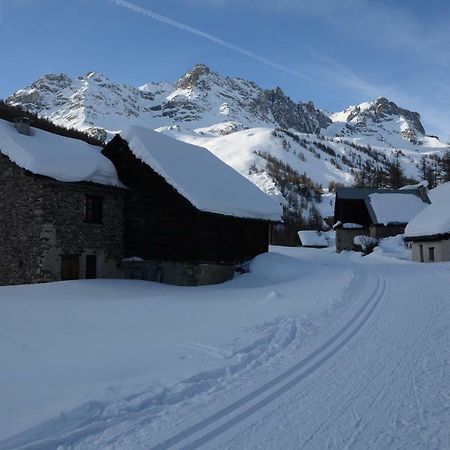 Appartement Dans Maison Entre Savines Et Embrun Crots Exteriör bild